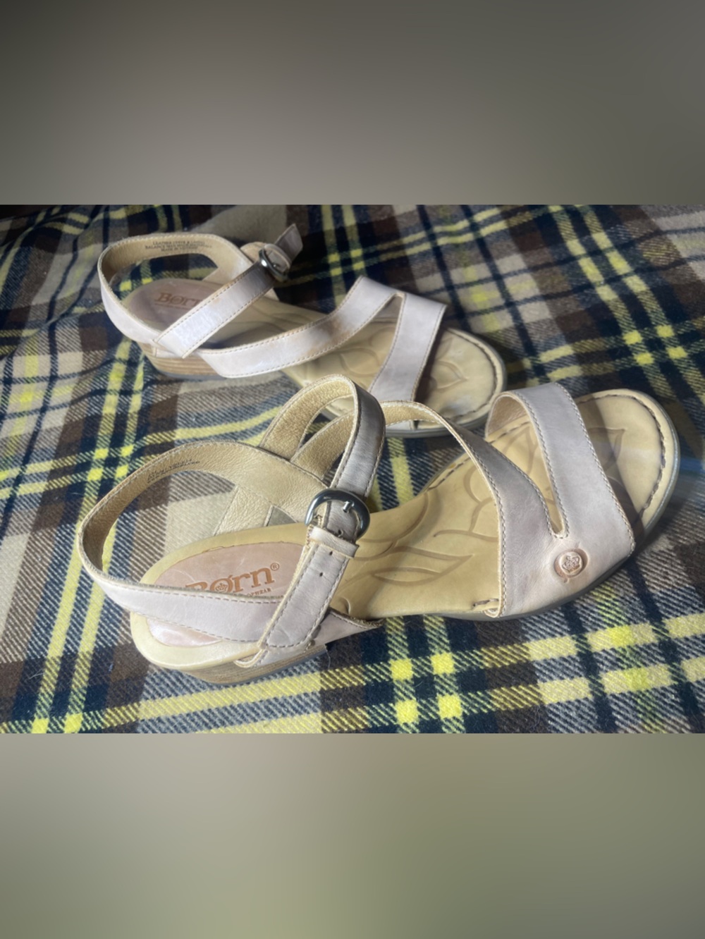 Børn Women's Beige Leather Block Heel Sandals - Comfort Strappy Design Sz 9 EUC - Picture 5 of 9